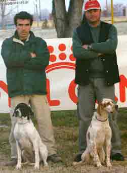 M�������